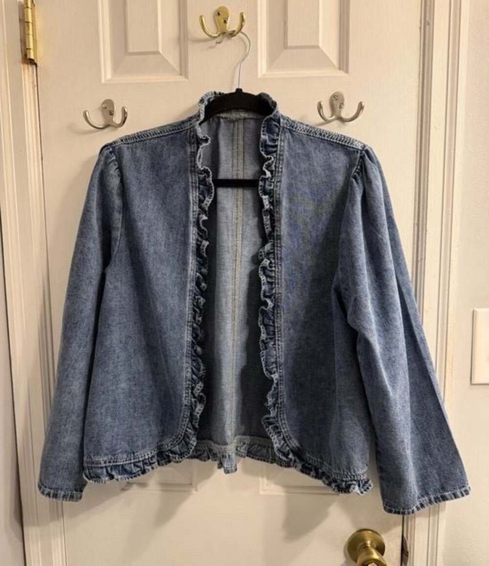 Light Wash Ruffle Denim Jacket XL - Picture 2 of 7